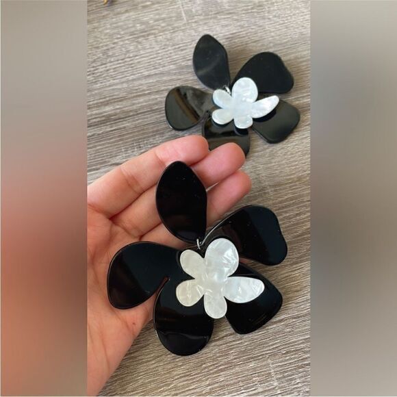 Statement flower earrings M321 - Picture 3 of 4